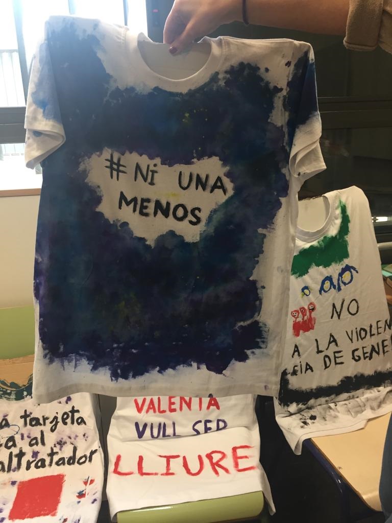 Taller de samarretes contra la violència de gènere